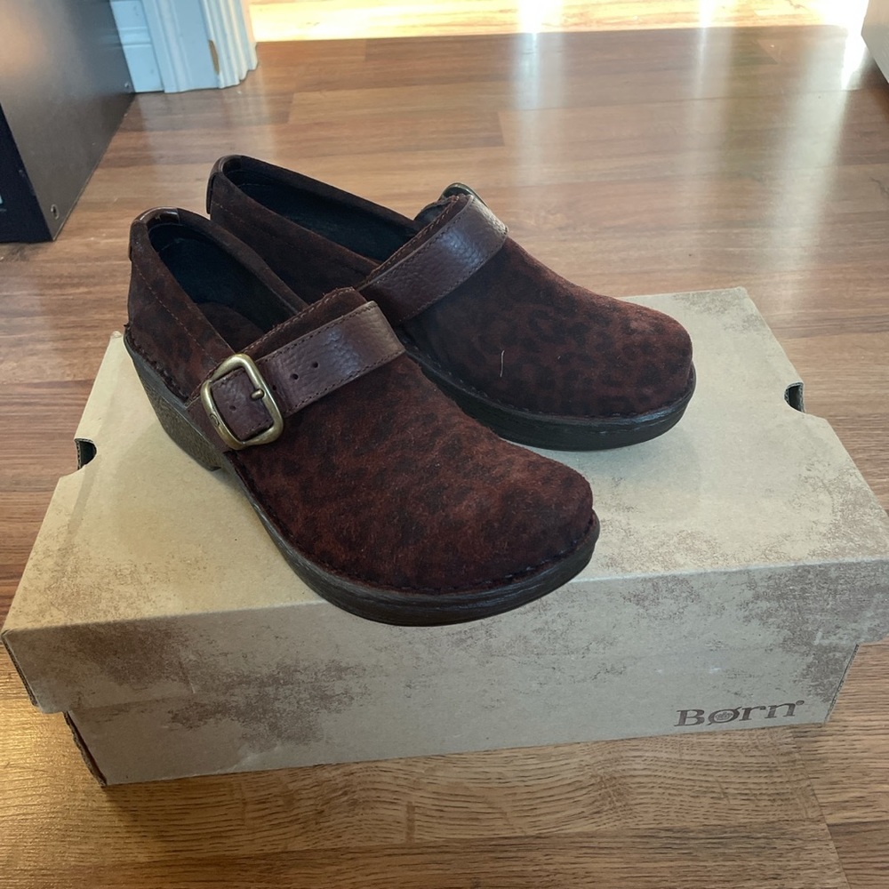 Born leopard print clogs